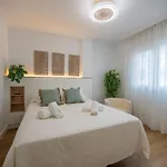 Prensa & Courtyard By Ele